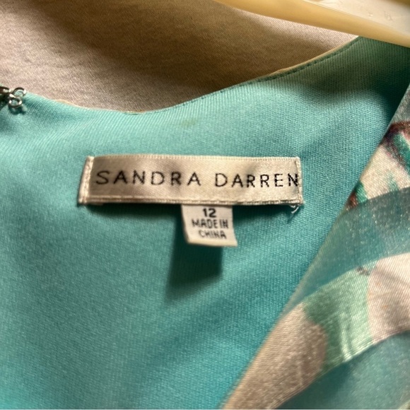 Sandra Darren Sleeveless Shift Dress - Picture 3 of 6